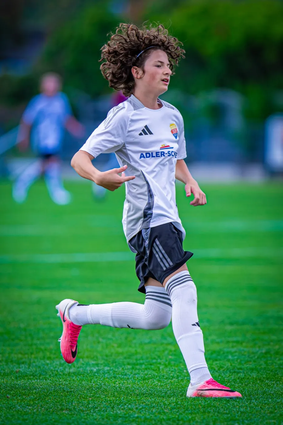 Nachwuchsspieler des SC Norddörfer am Ball